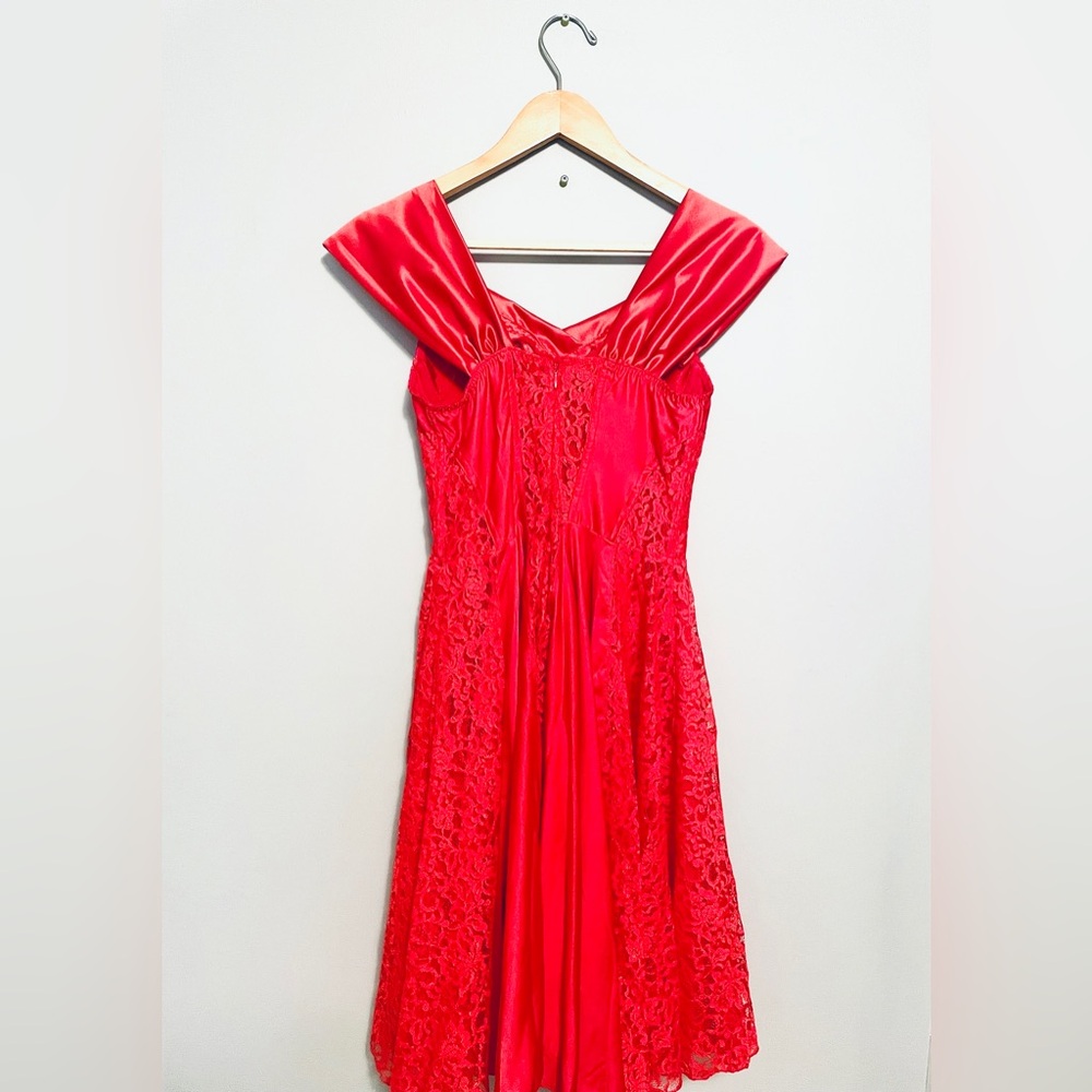 Guess Scarlet Lace Evening Dress - Picture 4 of 6